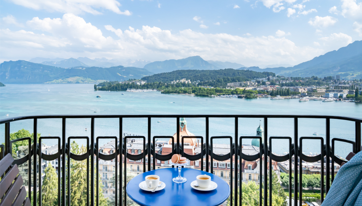 Sunday Funday Balkon Hotel Montana Luzern